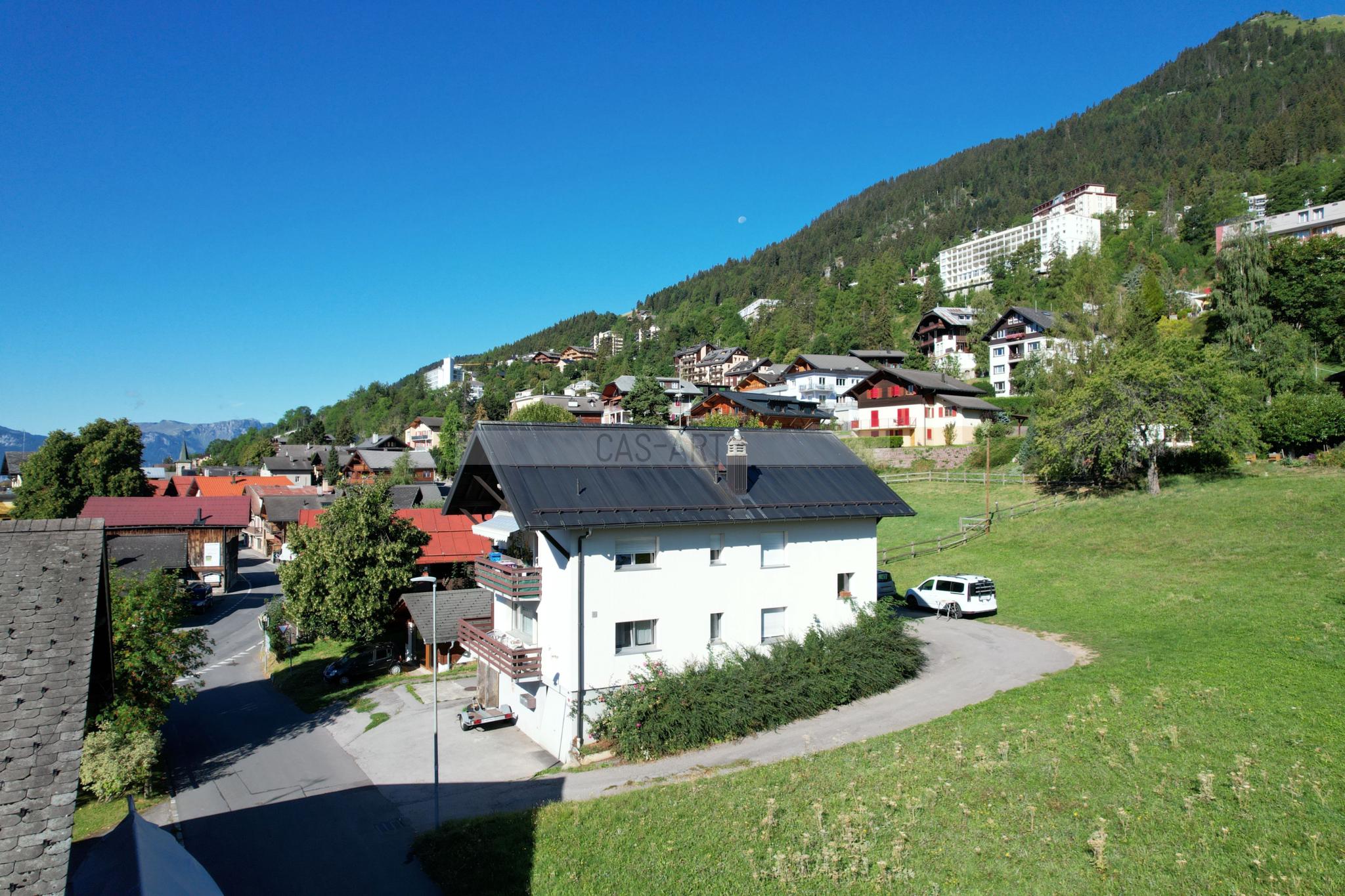 maison de deux appartements à Leysin